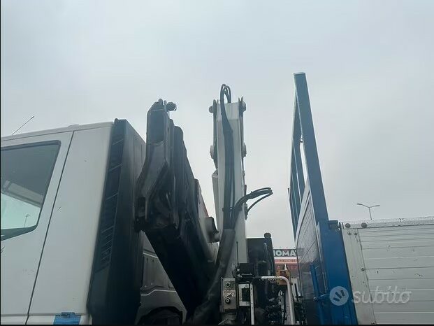 
								Iveco 3 assi ribaltabile con gru full									