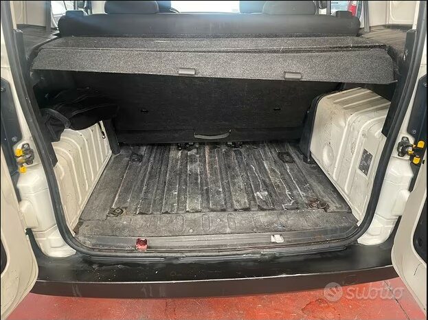 
								Fiat fiorino 4 posti full									