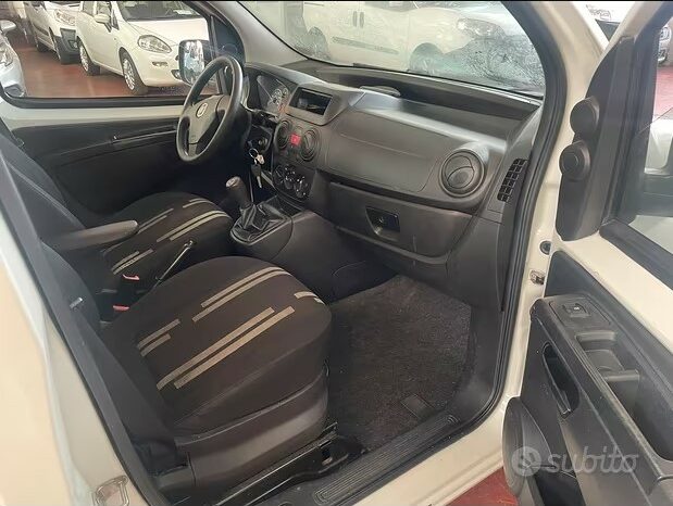 
								Fiat fiorino 4 posti full									